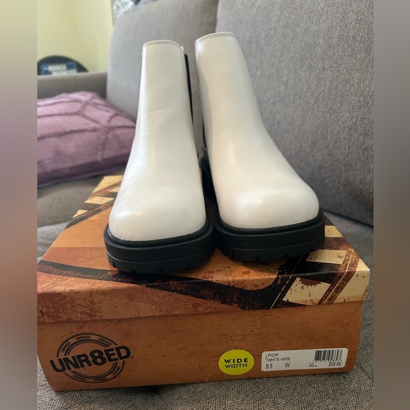 Women’s Un8red Pop Chelsea Boots Size 8.5 Wide Width - Picture 2 of 8